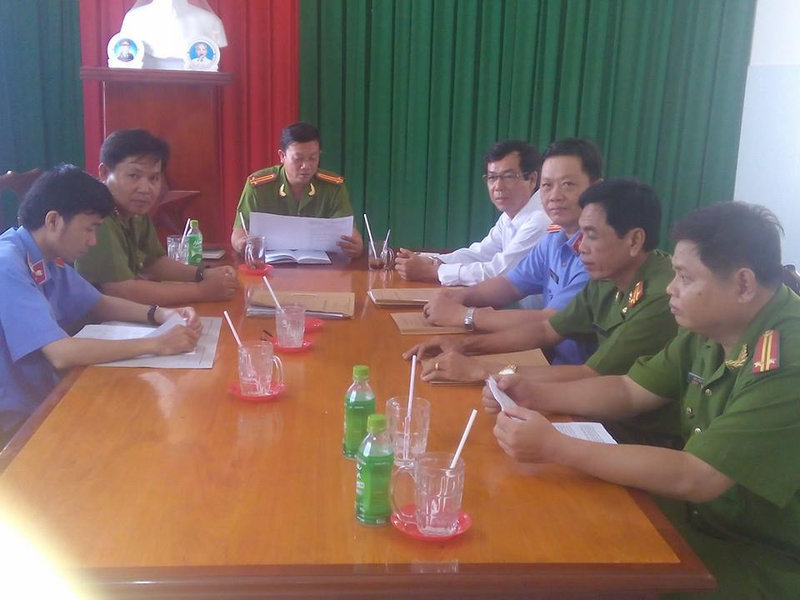 Đoàn kiểm sát làm việc tại nhà tạm giữ Công an huyện Giang Thành.jpg